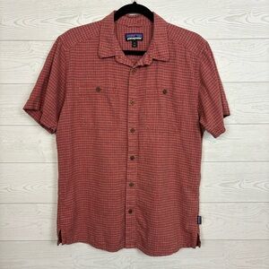 PATAGONIA RED CHECK BACK STEP BUTTON DOWN SHORT SLEEVE SIZE MEDIUM